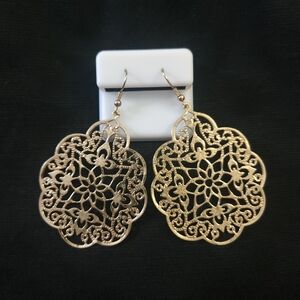 Elegant Gold Filigree Earrings
